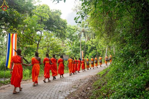 ภาพ No.140011:PhotoStory มหาศรัทธา ธรรมยาตราศรีลังกา EP.2 พิธีเปิดโครงการสยาม-ลังกา ธรรมยาตรา ฉลองเทศกาลวิสาขบูชาแห่งชาติ ศรีลังกา บูชาธรรม 80 ปีหลวงพ่อธัมมชโย เมื่อวันที่ 17 พฤษภาคม พ.ศ. 2567