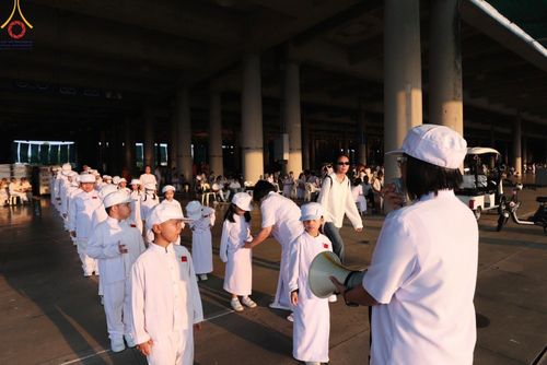 ภาพ No.125516:V.27 มาฆะ สาธุ  การรับบุญเตรียมงาน ปฎิบัติงาน เก็บงาน ของเจ้าหน้าที่หน่วยงานต่างๆ เพื่อวันมาฆบูชา วันเสาร์ที่ 24 กุมภาพันธ์  พ.ศ. 2567 ณ วัดพระธรรมกาย จ.ปทุมธานี