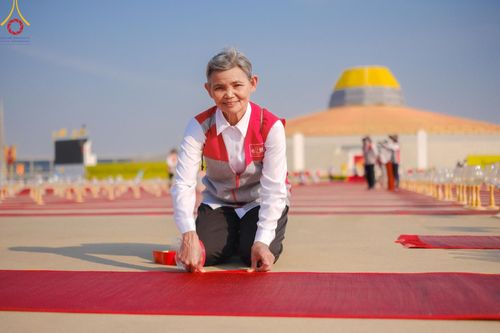 ภาพ No.208234:V.55 สารพัดV สารพัดดี ที่วัดพระธรรมกาย ในโครงการธรรมยาตรา กตัญญูบูชา มหาปูชนียาจารย์ พระมงคลเทพมุนี (สด จนฺทสโร) พระผู้ปราบมาร อนุสรณ์สถาน 7 แห่ง ปีที่ 13 ระหว่างวันที่ 2-31 มกราคม พ.ศ. 2568