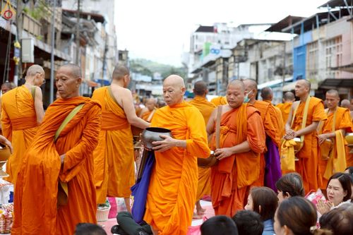 ภาพ No.245401:วันอาทิตย์ที่ 14 กันยายน พ.ศ. 2568 ตักบาตรพระ 555 รูป มหากุศล  น้อมถวายเป็นพุทธบูชา ณ หอนาฬิกาเบตง อ.เบตง จ.ยะลา