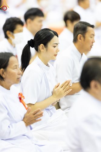 ภาพ No.177728:พิธีตักบาตรและพิธีบูชาข้าวพระ ในวันอาทิตย์ต้นเดือนที่ 1 ธันวาคม พ.ศ. 2567 ณ สภาธรรมกายสากล วัดพระธรรมกาย