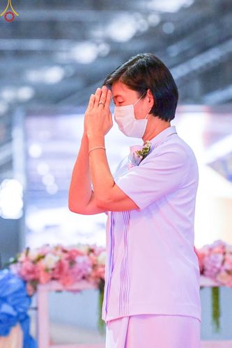 ภาพ No.86991:พิธีตักบาตร , พิธีบูชาข้าวพระ , พิธีจุดเทียนใจ ไฟนิรันดร์ อนันตชัย ในวันอาทิตย์ต้นเดือน 3 กันยายน พ.ศ. 2566 ณ วัดพระธรรมกาย