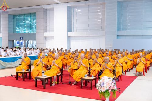 ภาพ No.137319:พิธีตักบาตร และปฏิบัติธรรม ในวันวิสาขบูชา วันพุธที่ 22 พฤษภาคม พ.ศ. 2567 ( วันพระขึ้น15 ค่ำ เดือน 6 ) ณ วัดพระธรรมกาย จ.ปทุมธานี