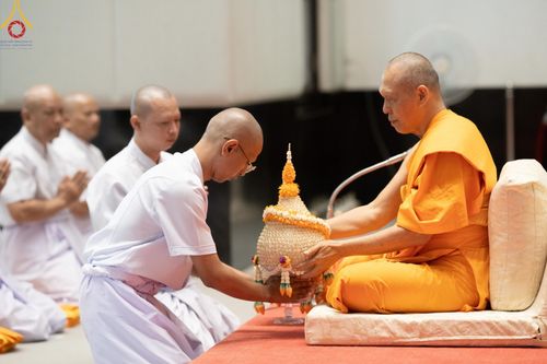 ภาพ No.156816:พิธีบรรพชาอุปสมบท ธรรมทายาท โครงการอุปสมบทหมู่บูชาธรรมครบรอบ 107 ปี วันครูผู้ค้นพบวิชชาธรรมกาย ณ โบสถ์พระไตรปิฏก วัดพระธรรมกาย วันเสาร์ที่ 14 กันยายน พ.ศ. 2567