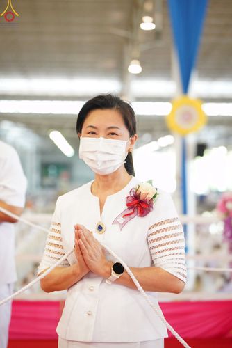 ภาพ No.89589:พิธีตักบาตร ข้าวสารอาหารแห้ง พิธีบูชาข้าวพระ และพิธีจุดเทียนใจ ไฟนิรันดร์  อนันตชัย ณ สภาธรรมกายสากล วัดพระธรรมกาย วันอาทิตย์ที่ 1 ตุลาคม พ.ศ. 2566