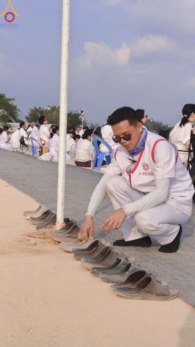 ภาพ No.130156:V.34 เพื่อธรรมเพื่อบางกล่ำ การรับบุญของเจ้าหน้าที่หน่วยงานต่างๆ  เพื่องานธรรมยาตราอัญเชิญพระบรมสารีริกธาตุ ประดิษฐาน ณ มหารัตนเจดีย์สิริปทุมสวรรค์ (เจดีย์อริยพุทธะ 5 พระองค์) ณ ศูนย์ปฏิบัติธรรมภาคใต้ อ.บางกล่ำ จ.สงขลา ระหว่างวันที่ 9-10 มีนาคม พ.ศ. 2567