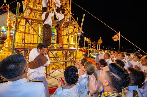 พิธีอัญเชิญพระบรมสารีริกธาตุประดิษฐาน ณ เจดีย์ศรีสองรัก วัดเก่าเขาน้อย อ.ปากน้ำปราณ จ.ประจวบคีรีขันธ์ วันที่ 3 ตุลาคม พ. ศ. 2566