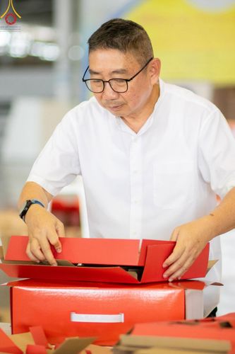 ภาพ No.210974:วันที่ 15 มีนาคม พ.ศ. 2568  บุญบรรจุกล่องไทยธรรม เพื่อถวายแด่พระสังฆาธิการ 40,000 กว่าวัดทั่วไทย ในวันคุ้มครองโลก 22 เมษายน พ.ศ. 2568