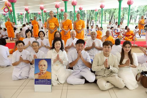 ภาพ No.244883:วันเสาร์ที่ 6 กันยายน พ.ศ. 2568 พิธีถวายบาตร บรรพชา อุปสมบทของนาคธรรมทายาท โครงการอุปสมบทหมู่บูชาธรรมครบรอบ 108 ปี  วันครูผู้ค้นพบวิชชาธรรมกาย ณ โบสถ์พระไตรปิฎก วัดพระธรรมกาย