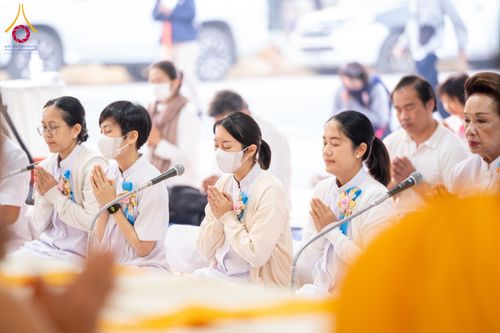 ภาพ No.198424:พิธีถวายภัตตาหารเป็นสังฆทาน แด่พระธรรมยาตรา ณ อนุสรณ์สถานบางปลา วัดบางปลา อำเภอบางเลน จังหวัดนครปฐม ในโครงการธรรมยาตรา กตัญญูบูชา มหาปูชนียาจารย์ พระมงคลเทพมุนี(สด จนฺทสโร) พระผู้ปราบมาร อนุสรณ์สถาน 7 แห่ง ปีที่ 13 วันที่ 20 มกราคม พ.ศ. 2568