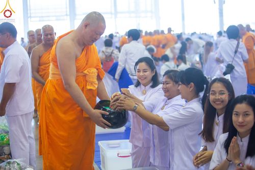 ภาพ No.207333:พิธีตักบาตร และปฏิบัติธรรมช่วงสาย ในวันมาฆบูชา วันพุธที่ 12 กุมภาพันธ์ พ.ศ. 2568 ณ วัดพระธรรมกาย จังหวัดปทุมธานี