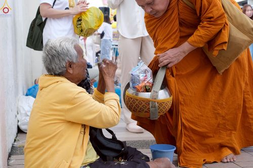 ภาพ No.237159:วันอาทิตย์ที่ 10 สิงหาคม พ.ศ. 2568 มหาสังฆทานครั้งยิ่งใหญ่ ตักบาตรพระ 10,000 รูป ถ.นิพัทธ์อุทิศ 3 ใจกลางนครหาดใหญ่ จ.สงขลา (ชุดที่ 2)