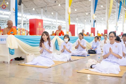 ภาพ No.147153:พิธีมุทิตาสักการะพระภิกษุ ผู้สอบได้เปรียญธรรม 9 ประโยคระดับโลกปีที่ 36, พิธีมอบโล่เกียรติยศและทุนการศึกษา สำนักเรียนบาลีดีเด่นทั่วประเทศ, พิธีถวายมหาสังฆทานคณะสงฆ์ 2,000 กว่าวัด ทั่วประเทศ ปีที่ 24, พิธีถวายไทยธรรมคณะสงฆ์ 323 วัด 4 จังหวัดชายแดนภาคใต้