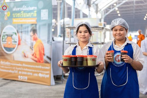 ภาพ No.58919:V.40 ภัตตาหารพระหมื่นวัด เราจัดให้ การปฏิบัติงานของเจ้าหน้าที่และอาสาสมัคร เพื่อรับบุญในการถวายภัตตาหาร แด่คณะสงฆ์ 10,000 กว่าวัดทั่วประเทศ ที่มาร่วมงานวันคุ้มครองโลก จันทร์ที่ 22 เมษายน พ.ศ. 2567 ณ วัดพระธรรมกาย