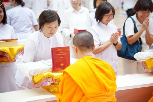 ภาพ No.228419:วันอาทิตย์ที่ 8 มิถุนายน พ.ศ. 2568 พิธีถวายทุนสนับสนุนพระไตรปิฎกฉบับธรรมชัย และอนุรักษ์คัมภีร์โบราณ ณ ห้องแก้วสารพัดนึก 2 วัดพระธรรมกาย