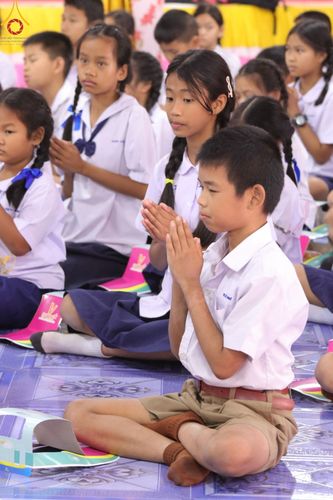 ภาพ No.203614:พิธีทอดผ้าป่าทำนุบำรุงศาสนสถาน ณ วัดตะเคียน ตำบลบางคูเวียง อำเภอบางกรวย จังหวัดนนทบุรี ในโครงการธรรมยาตรา กตัญญูบูชา มหาปูชนียาจารย์ พระมงคลเทพมุนี(สด จนฺทสโร) พระผู้ปราบมาร อนุสรณ์สถาน 7 แห่ง ปีที่ 13 วันที่ 29 มกราคม พ.ศ. 2568