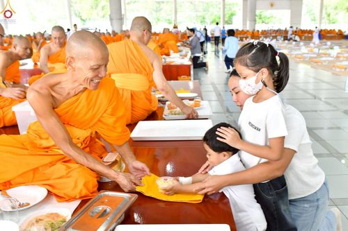 ภาพ No.247483:วันจันทร์ที่ 22 กันยายน พ.ศ. 2568 (วันพระ แรม 15 ค่ำ เดือน 10) พิธีบุพเปตพลี ครั้งที่ 170 ร่วมอุทิศบุญแด่หมู่ญาติที่ล่วงลับไปแล้ว และสืบทอดอายุพระพุทธศาสนา ณ หอฉันคุณยายอาจารย์ฯ วัดพระธรรมกาย