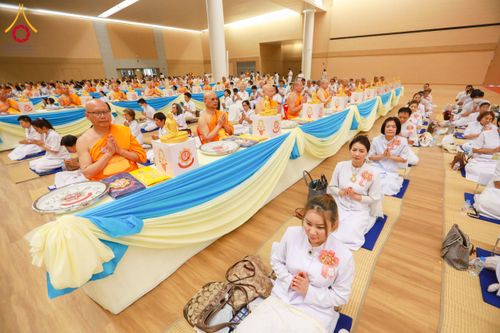 ภาพ No.60045:พิธีเจริญพระพุทธมนต์ "ฉลองอายุวัฒนมงคล 80 ปี หลวงพ่อธัมมชโย" พิธีถวายไทยธรรม คณะสงฆ์ 10,000 กว่าวัดทั่วประเทศ ในวันคุ้มครองโลก วันจันทร์ที่ 22 เมษายน พ.ศ. 2567 ณ สภาธรรมกายสากล วัดพระธรรมกาย จ.ปทุมธานี