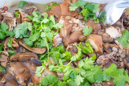 ภาพ No.191125:พิธีถวายภัตตาหารเป็นสังฆทาน แด่พระธรรมยาตรา ณ อนุสรณ์สถานคลองบางนางแท่น อ.สามพราน จ.นครปฐม ในโครงการธรรมยาตรา กตัญญูบูชา มหาปูชนียาจารย์ พระมงคลเทพมุนี(สด จนฺทสโร) พระผู้ปราบมาร อนุสรณ์สถาน 7 แห่ง ปีที่ 13 วันที่ 8 มกราคม พ.ศ. 2568