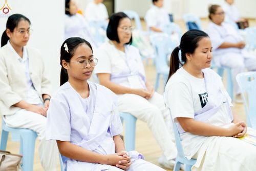 ภาพ No.242822:วันที่ 29-31 สิงหาคม พ.ศ. 2568 องค์กรภาคีเครือข่าย “บวร” (บ้าน-วัด-โรงเรียน-ราชการ) อ.คลองหลวง จัดบวชอุบาสิกาแก้ว ถวายพระราชกุศลแด่สมเด็จพระพันปีหลวง - กตัญญูบูชาแด่ผู้มีพระคุณ