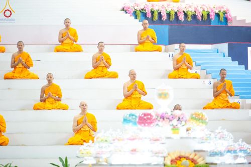 ภาพ No.205955:พิธีตักบาตร และ พิธีบูชาข้าวพระ ในวันอาทิตย์ต้นเดือน 2 กุมภาพันธ์ พ.ศ. 2568 ณ สภาธรรมกายสากล วัดพระธรรมกาย