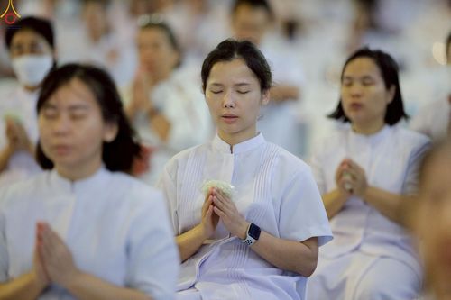 ภาพ No.244309:วันที่ 7 กันยายน พ.ศ. 2568 พิธีจุดประทีป วันครูผู้ค้นพบวิชชาธรรมกาย ณ ลานธรรมฯ และวิหารคด วัดพระธรรมกาย