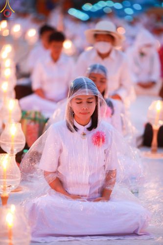 ภาพ No.118284:พิธีจุดประทีปถวายเป็นพุทธบูชา และบูชาธรรมมหาปูชนียาจารย์ พระมงคลเทพมุนี(สด จนฺทสโร) วันที่ 24 มกราคม พ.ศ. 2567 ณ อนุสรณ์สถานบางปลา อ.บางเลน จ.นครปฐม