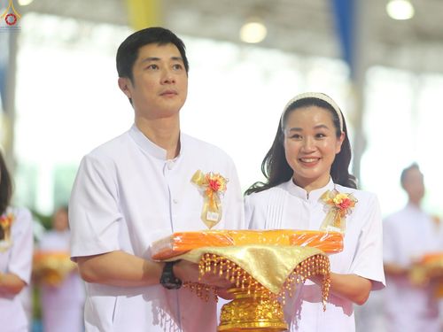 ภาพ No.251658:วันที่ 10 ตุลาคม พ.ศ. 2568 พิธีทอดผ้าป่าสมทบกฐินวัดพระธรรมกาย และสมทบกฐิน 30,000 กว่าวัดทั่วประเทศ ครั้งที่ 3 ณ สภาธรรมกายสากล วัดพระธรรมกาย