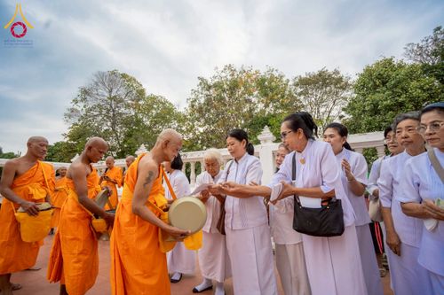 ภาพ No.278343:วันศุกร์ที่ 5 ธันวาคม พ.ศ. 2568 (วันพ่อแห่งชาติ) พิธีบรรพชาอุปสมบทหมู่ธรรมทายาท จำนวน 16 รูป โครงการบรรพชาอุปสมบทหมู่ รุ่นบูชาธรรมมหาปูชนียาจารย์ ประจำปี 2568  ณ ศูนย์ปฏิบัติธรรมและอบรมเยาวชนพระนครศรีอยุธยา จ.พระนครศรีอยุธยา