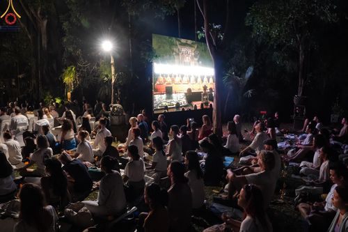 ภาพ No.156481:วัดพุทธบาหลีและวัดพระธรรมกาย จัดปฏิบัติธรรมนานาชาติ 1,151 คนจาก 78 ประเทศ ใน "วันสันติภาพสากล" ณ บาหลี อินโดนีเซีย วันเสาร์ที่ 21 กันยายน พ.ศ. 2567 เวลา 16.00-21.00 น. ณ พิพิธภัณฑ์ ARMA เมืองอูบุด จังหวัดบาหลี ประเทศอินโดนีเซีย