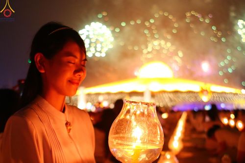 ภาพ No.122320:พิธีจุดประทีปถวายเป็นพุทธบูชา และบูชาธรรมมหาปูชนียาจารย์ พระมงคลเทพมุนี(สด จนฺทสโร) ในโครงการธรรมยาตรา กตัญญูบูชา มหาปูชนียาจารย์ พระมงคลเทพมุนี(สด จนฺทสโร) พระผู้ปราบมาร อนุสรณ์สถาน 7 แห่ง ปีที่ 12 วันที่ 31 มกราคม พ.ศ. 2567 ณ วัดพระธรรมกาย จ.ปทุมธานี (