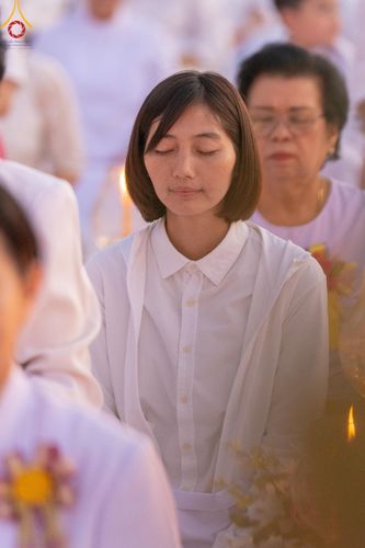 ภาพ No.192736:พิธีจุดประทีปถวายเป็นพุทธบูชา และบูชาธรรมมหาปูชนียาจารย์ ณ อนุสรณ์สถานคลองบางนางแท่น อ.สามพราน จ.นครปฐม ในโครงการธรรมยาตรา กตัญญูบูชา มหาปูชนียาจารย์ พระมงคลเทพมุนี(สด จนฺทสโร) พระผู้ปราบมาร อนุสรณ์สถาน 7 แห่ง ปีที่ 13 วันที่ 10 มกราคม พ.ศ. 2568