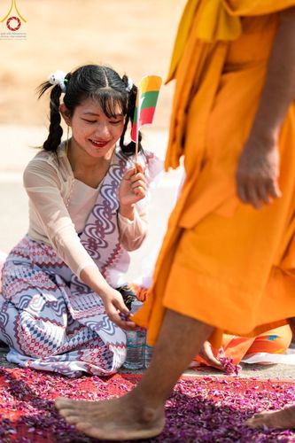 ภาพ No.129103:พระธรรมยาตราเดินธรรมยาตรา ณ ชุมชนรอบศูนย์ปฏิบัติธรรมภาคใต้ อ.บางกล่ำ จ.สงขลา วันที่ 10 มีนาคม พ.ศ. 2567