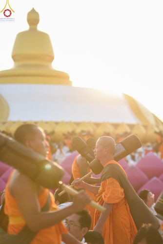 ภาพ No.198235:พิธีต้อนรับพระธรรมยาตรา ณ อนุสรณ์สถานลำดับที่ 5 สถานที่เผยแผ่วิชชาธรรมกายครั้งแรก อนุสรณ์สถานบางปลา วัดบางปลา อำเภอบางเลน จังหวัดนครปฐม ในโครงการธรรมยาตรา กตัญญูบูชา มหาปูชนียาจารย์ พระมงคลเทพมุนี(สด จนฺทสโร) พระผู้ปราบมาร ปีที่ 13 วัน 19 มกราคม พ.ศ.2568