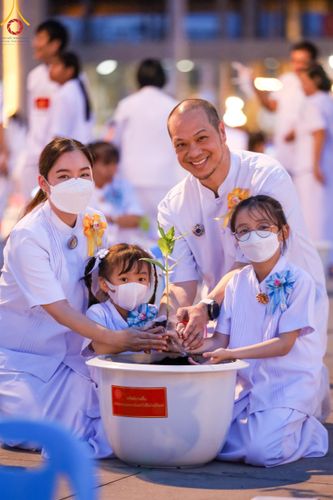 ภาพ No.160521:พิธีปลูกต้นทรัพย์บานชื่น ณ ลานธรรม พระมหาธรรมกายเจดีย์ วัดพระธรรมกาย จ.ปทุมธานี วันพฤหัสบดีที่ 10 ตุลาคม พ.ศ. 2567
