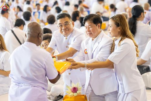 ภาพ No.180639:พิธีบรรพชาอุปสมบท โครงการอุปสมบทบูชาธรรมมหาปูชนียาจารย์ ประจำปีพุทธศักราช 2567 วันเสาร์ที่ 7 ธันวาคมพ.ศ. 2567 ณ วัดพระธรรมกาย จ.ปทุมธานี