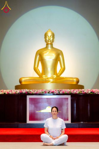ภาพ No.340370:วันที่  12 - 22 กรกฎาคม พ.ศ.2569 ชาวต่างชาติจากประเทศกัวเตมาลา รัสเซีย เซอร์เบีย เยอรมัน อเมริกา สเปน สิงคโปร์ และศรีลังกา  เยี่ยมชมวัด เรียนรู้วิธีการนั่งสมาธิ และกราบสักการะพระมหาธรรมกายเจดีย์ ณ วัดพระธรรมกาย