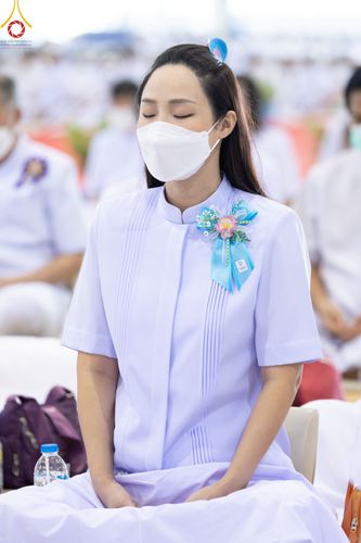 ภาพ No.78895:พิธีตักบาตร ข้าวสารอาหารแห้ง พิธีบูชาข้าวพระ ในวันอาทิตย์ต้นเดือนที่ 2 เมษายน พ.ศ. 2566