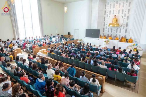 ภาพ No.312951:วันที่ 1 มีนาคม พ.ศ.2569 พิธีบูชาข้าวพระและพิธีสักการะองค์พระธรรมกาย   ณ วัดพระธรรมกายเมลเบิร์น ประเทศออสเตรเลีย