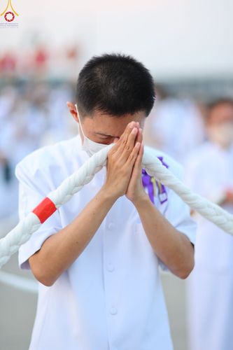 ภาพ No.79227:พิธีอัญเชิญองค์พระบรมพุทธเจ้า 24 องค์ เวียนประทักษิณรอบพระมหาธรรมกายเจดีย์ ณ วัดพระธรรมกาย  วันที่ 2 เมษายน พ.ศ. 2566