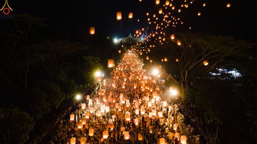 ภาพ No.82092:พิธีจุดวิสาขประทีป 22,000 ดวงและโคมลอย 3,000 ดวง ( Festival  lampion Vesak Indonesia) ณ มหาเจดียบรมพุทโธ อินโดนีเซีย  วันอาทิตย์ที่ 4 มิ.ย. พ.ศ.2566