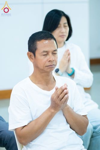 ภาพ No.278479:วันพุธที่ 10 ธันวาคม พ.ศ.2568  พิธีทอดผ้าป่าเพื่อสนับสนุนโครงการตักบาตรพระ 10,000 รูป เมืองกาญจนบุรี ณ อาคารปลูกศรัทธา วัดพระธรรมกาย