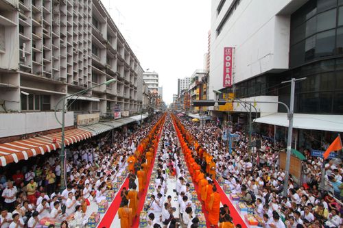 ภาพ No.2925:ตักบาตรหาดใหญ่พระ 10,000 รูป 