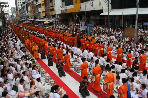 ภาพ No.2926:ตักบาตรหาดใหญ่พระ 10,000 รูป 