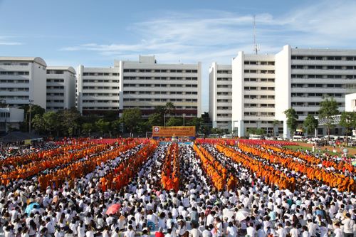 ภาพ No.2921:ตักบาตรพระ 1,260 รูป พระจอมเกล้าธนบุรี 
