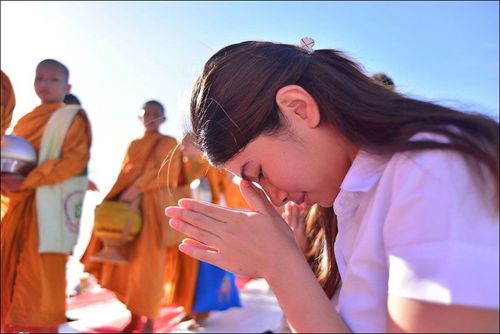 ภาพ No.8839:ประมวลภาพตักบาตรพระมหาวิทยาลัยเกษตรศาสตร์ พระ 1,173 รูป