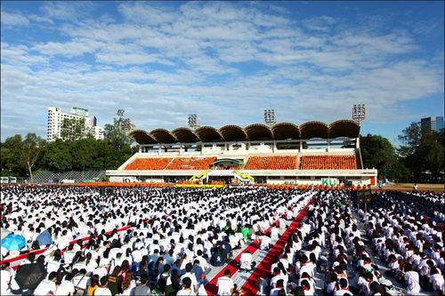 ภาพ No.8847:ประมวลภาพตักบาตรพระมหาวิทยาลัยเกษตรศาสตร์ พระ 1,173 รูป