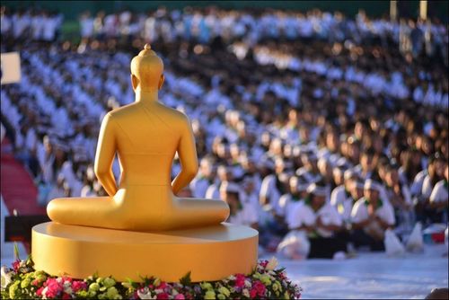 ภาพ No.8851:ประมวลภาพตักบาตรพระมหาวิทยาลัยเกษตรศาสตร์ พระ 1,173 รูป