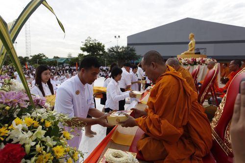 ภาพ No.2520:ตักบาตรลาดกระบัง