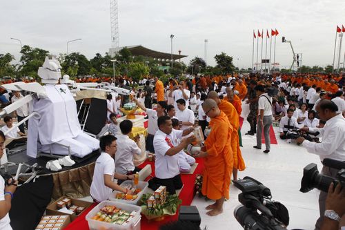 ภาพ No.2522:ตักบาตรลาดกระบัง